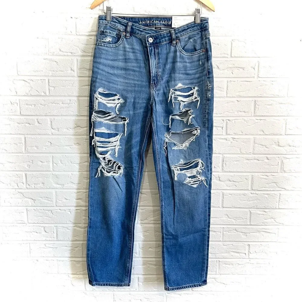 NWT American Eagle Strigid Patched Mom Jean Size 8